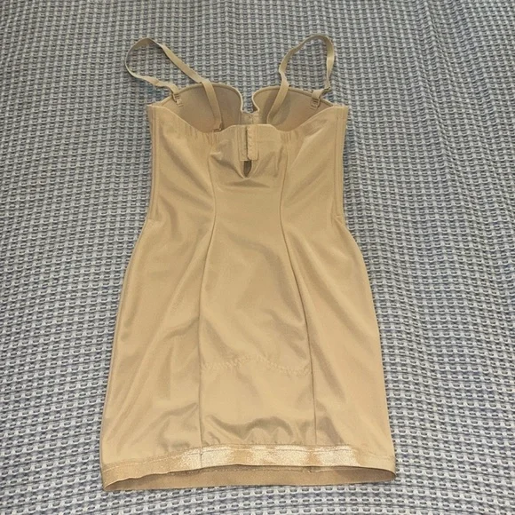 Maidenform Ultra-Firm Control Convertible Shapewear Slip with Underwire Support - Picture 6 of 10